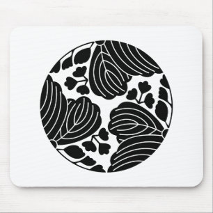 Dreigeteilte Paulownien mit 5&3 Blüten Mousepad