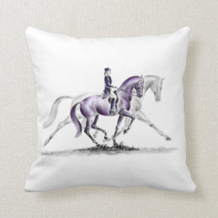 Dressurpferd in Trot Piaffe Kissen