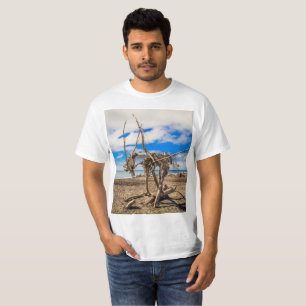 Driftwood-Kunstwerk am Hokitika Beach, Neuseeland T-Shirt