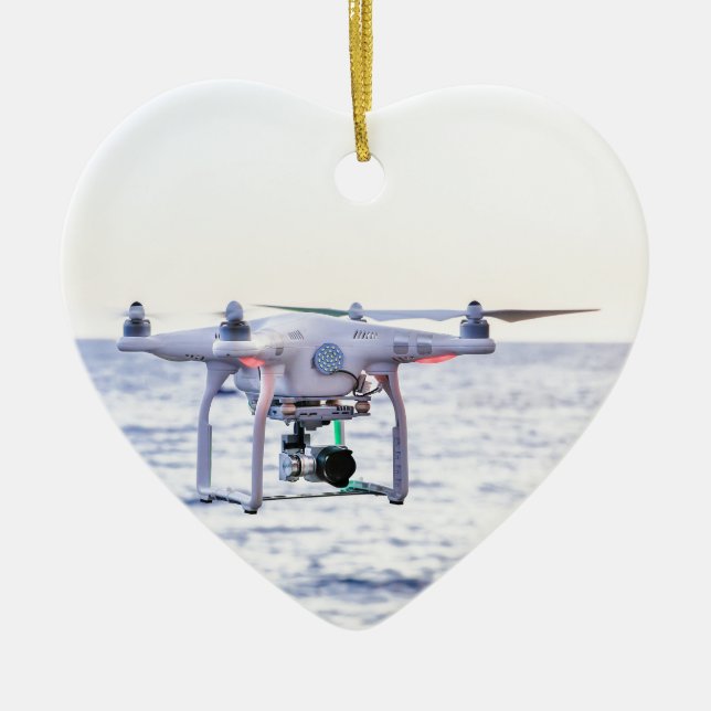 Drohne an der Küste über Meer Keramik Ornament (Vorne)