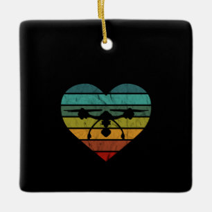Drohne im Retro-Vintage-Sonnenuntergangs-Herz Keramikornament