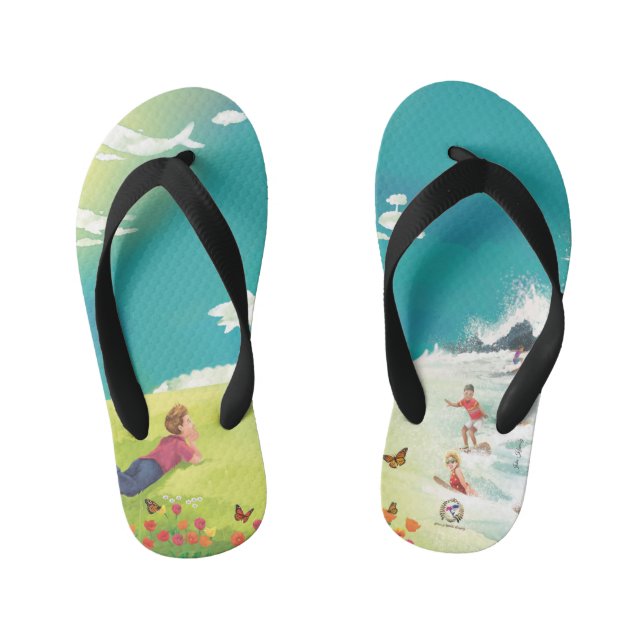 DRUCK VON WALBEN WÄHREND DER KLEINEN KLEINEN KINDERBADESANDALEN (Fußbett)