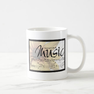 Drücken Sie sich mit der Musik-Tasse aus Kaffeetasse