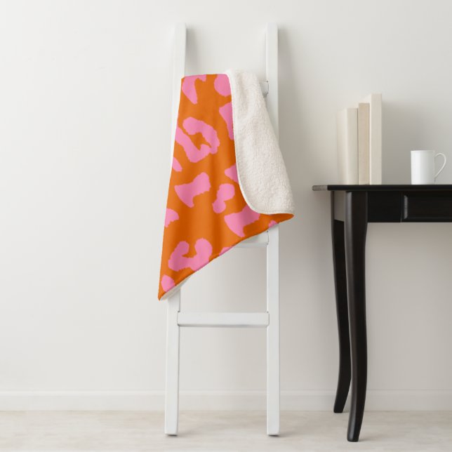 Druckmuster in Rosa und Orange Leopard Sherpadecke (Beispiel)