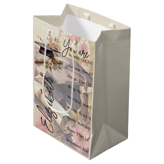 Du bist ein schöner Abschluss personalisiert Mittlere Geschenktüte (Vorderseite Schrägansicht)