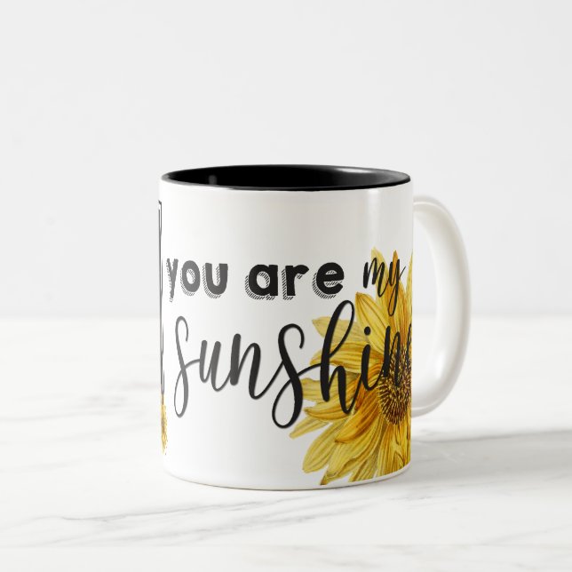 "Du bist mein Sonnenschein", helles Sonnenblumen-F Zweifarbige Tasse (VorderseiteRechts)