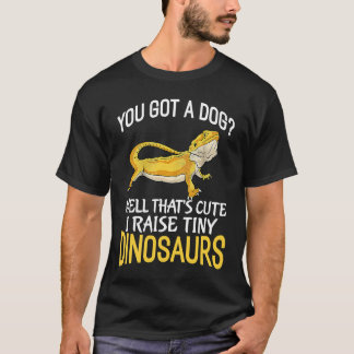 Du got einen Hund, den ich winzige Dinosaurier mit T-Shirt