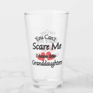 Du kannst mich nicht erschrecken, ich habe zwei En Glas