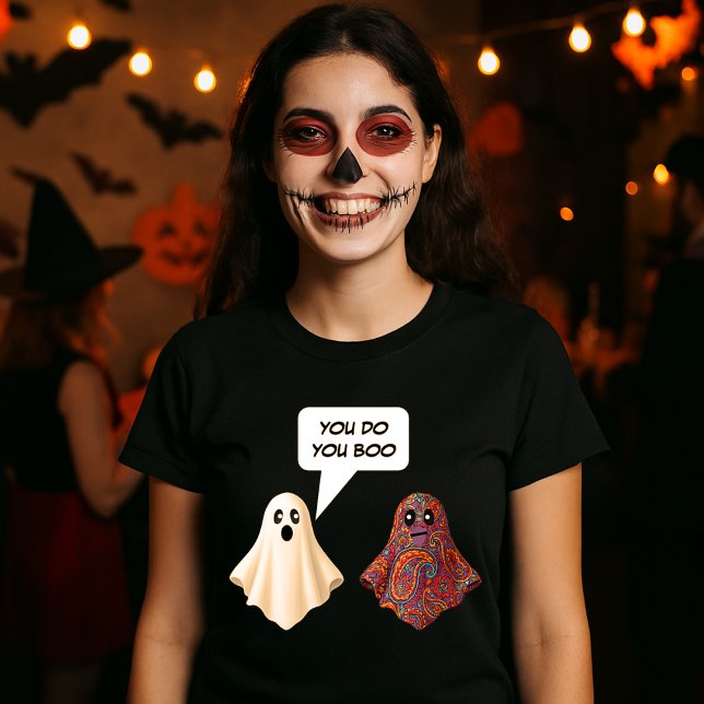 Du tust dir Boo Funny Paisley Ghosts Halloween T-Shirt (Von Creator hochgeladen)