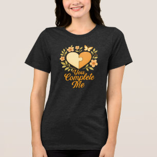 Du vervollständigst mich – Romantisches Blumen-Puz Tri-Blend Shirt