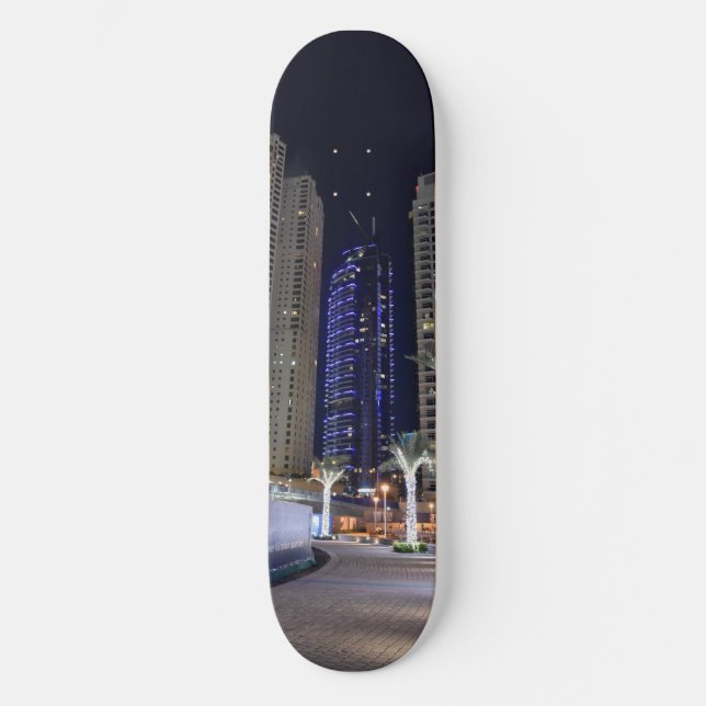 Dubai-Architektur nachts Skateboard (Vorderseite)