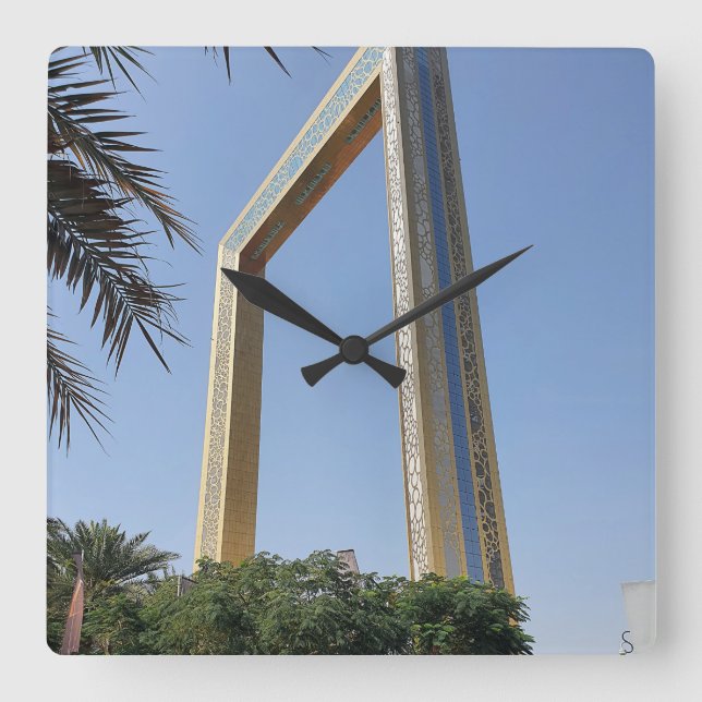 Dubai Frame Gebäude mit Sitz in Zabeel Park Quadratische Wanduhr (Vorderseite)