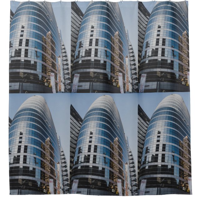 Dubai Glashochhaus Duschvorhang (Vorderseite)