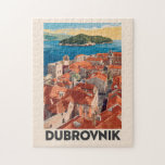Dubrovnik Kroatien Illustration Reisen Vintag<br><div class="desc">Dubrovnik retro Vektor Reise Design. Bekannt ist sie durch ihre charakteristische Altstadt,  umgeben von massiven Steinmauern,  die im 16. Jahrhundert fertig gestellt wurden.</div>