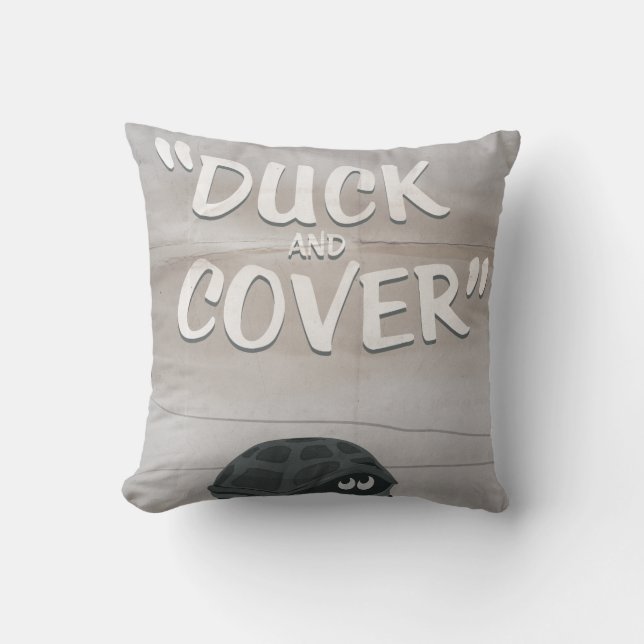 Duck & Cover Kissen (Vorderseite)