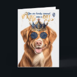 Duck Tolling Retriever King for Day Funny Birthday Karte<br><div class="desc">Dieser lustige Geburtstagsgruß kommt zum Nova Scotia Duck Tolling Retriever Hundedad und bietet ihm einen Tag,  der zum Königtum passt und mit Leckereien gefüllt ist,  die ihn zum Drool machen.</div>