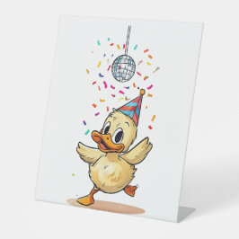 Ducktanzen im Rahmen der Diskothek Ball mit Confet Sockelschild