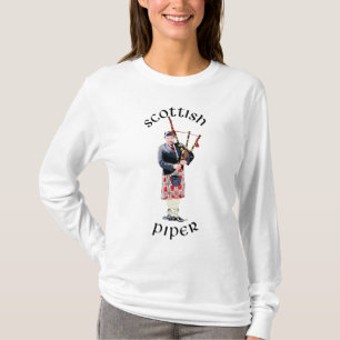 Dudelsackspieler im roten Kilt T-Shirt