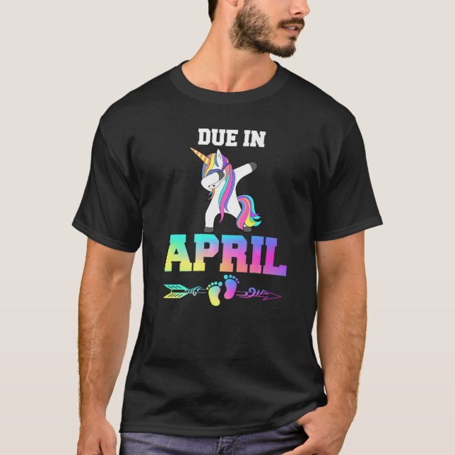 Due Date April Pregnancy Announcement   T-Shirt (Vorderseite)