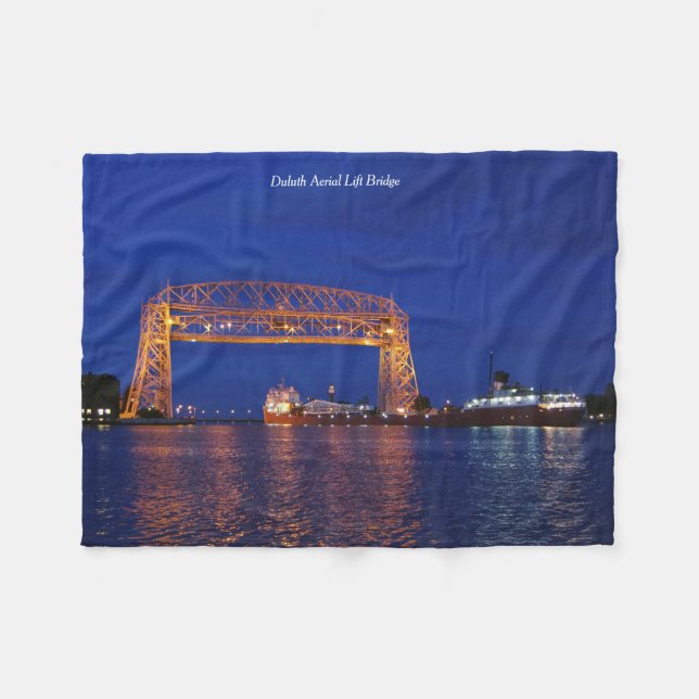 Duluth Air Lift Bridge & John G. Munson Fleecedecke (Vorderseite (Horizontal))