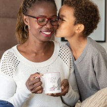 Dumbo folgt seiner Mama sehr genau
