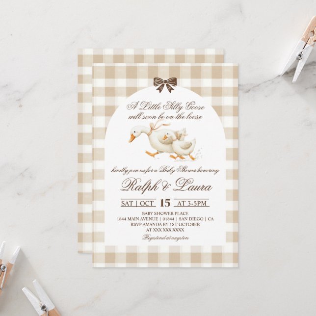 Dummer Gans Neutral Gingham Babyparty Einladung (Vorderseite/Rückseite Beispiel)