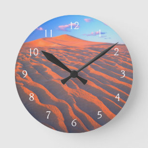 Dünen, Sanddünen und Wolken Runde Wanduhr