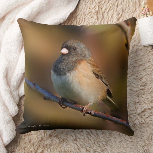 Dunkel-Mit Augen Junco-Sparrow-Songbird am Zweig Kissen (Decke)