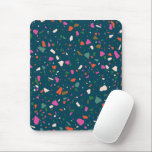 Dunkelblau grün mit rosa Orange Aquamarin Terrazzo Mousepad<br><div class="desc">Moody deep aquamarin macht sich mit Terrazzo Flecken von Orange,  Fuchsia,  Oliven,  Blush und Aqua amüsieren,  was dieses Mauspad zu einer lustigen Wahl für den modernen Liebhaber des Mitteljahrhunderts macht.</div>
