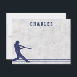 Dunkelblaue Baseball-Silhouette personalisierter N Mitteilungskarte<br><div class="desc">Personalisierte Note mit einer dunkelblauen Silhouette eines Baseballspielers,  der einen Baseballschläger auf einen abgenutzten Ball schwingt. Unten befindet sich eine Grenze mit zwei blauen Streifen. Benutzerdefinierbarer Name oder anderer Text in einem dunkelblauen Uni-Jersey-Schriftart.</div>