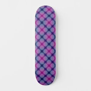 Dunkelblaue und rosa Schachbrettmuster Skateboard