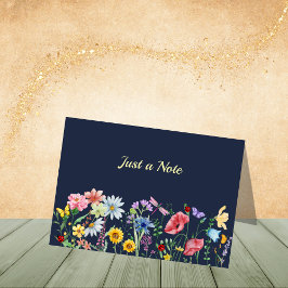 Dunkelblaue Wildblumen in Mitteilungskarten