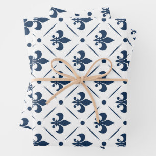 Dunkelblaues Lilie-Muster auf weißem Hintergrund Geschenkpapier Set