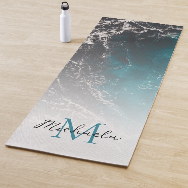 Dunkelblaues Meerwasser Monogram Yogamatte (Beispiel)