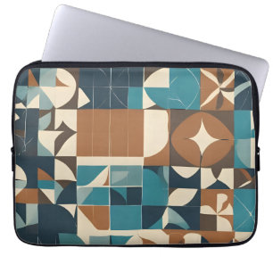 Dunkelblaues, Türkis, Braun und Beiges geometrisch Laptopschutzhülle