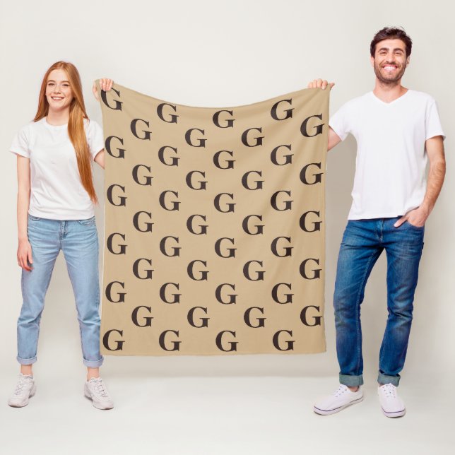 Dunkelbraune Monogram-Muster Tan Fleecedecke (Beispiel)