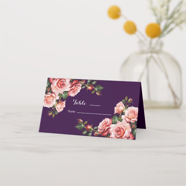 Dunkelbraunes Rosa und rote Rosen lila Hochzeit Platzkarte (Vorderseite)