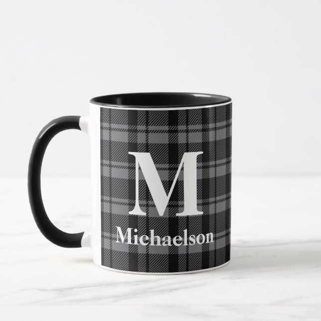 Dunkelgrau und Schwarz Kariert mit Monogrammname Tasse (Links)
