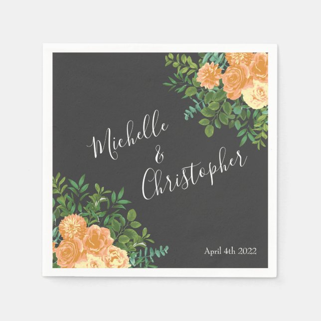 Dunkelgraue Peach Wedding Modern Floral Serviette (Vorderseite)