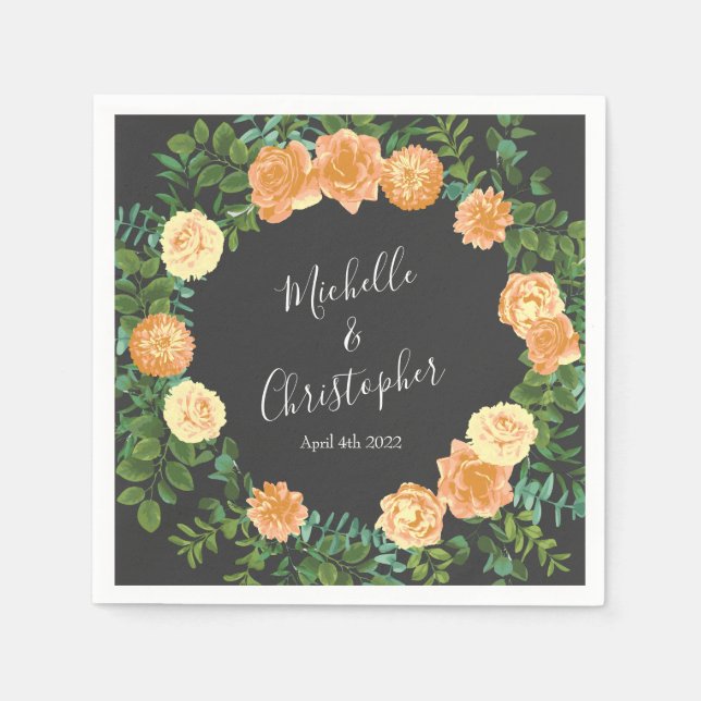 Dunkelgraue Peach Wedding Modern Floral Serviette (Vorderseite)