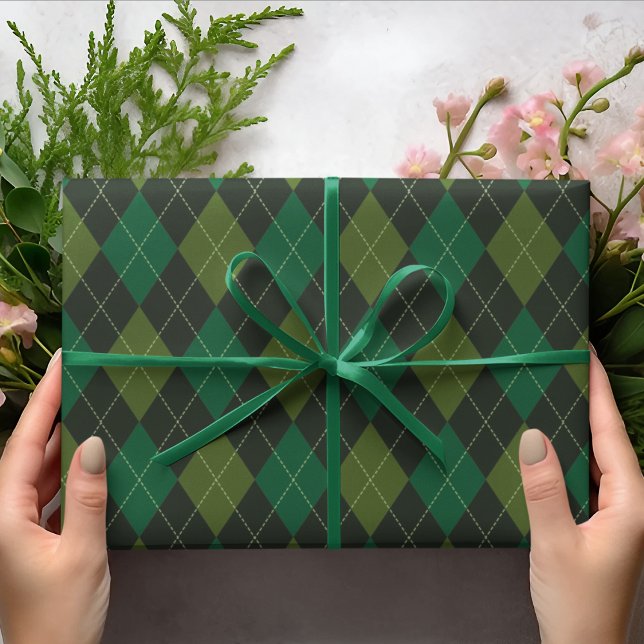 Dunkelgrüne irische Raute Diamond Pattern Geschenkpapier (Elegant Dark Green Argyle Pattern For Him. Irish Wedding, For the Groom, Groomsman, St Patrick's Day)