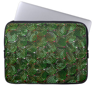 Dunkelgrüne Spiralen sind bei farbigem Bild transp Laptopschutzhülle