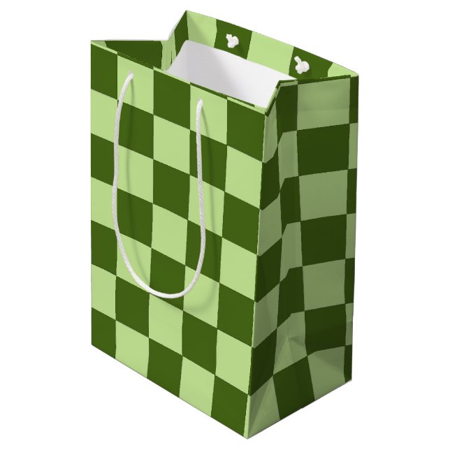 Dunkelgrüne und hellgrüne Schachbretter Mittlere Geschenktüte (Rückseite Schrägansicht)