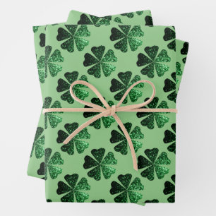 Dunkelgrünes funkelnd Kleeblatt-Muster auf Salbei  Geschenkpapier Set