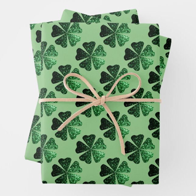 Dunkelgrünes funkelnd Kleeblatt-Muster auf Salbei  Geschenkpapier Set (Beispiel)