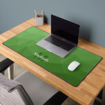 Dunkelgrünes geometrisches Mesh-Muster-Monogramm Schreibtischunterlage<br><div class="desc">Monogram Personalize mit Ihrem benutzerdefinierten Initial und Namen. Einzigartige coole Schreibtischmatte für Büro,  Zimmer,  Arbeit,  menschliche Höhle,  Spielzimmer...  Das geometrische Mesh-Muster der grünen Gradient. Subtile moderne Design Elegante und coole Dreieck geometrische Mesche Gradienten.</div>