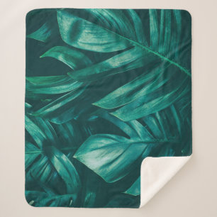 Dunkelgrünes, tropisches Dschungelwald. Sherpadecke