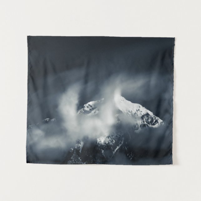 Dunkelheit und Chaos über dem Berg Wandteppich (Vorderseite (Horizontal))
