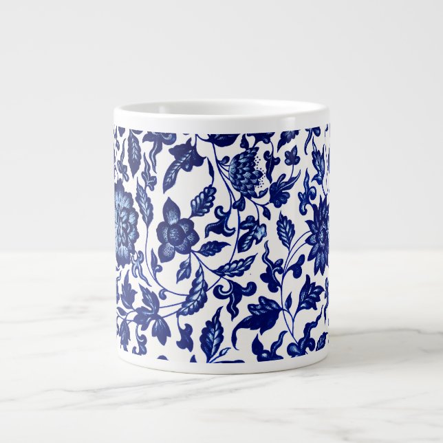 Dunkelmarineblau-Blumenmuster auf Weiß Jumbo-Tasse (Vorderseite)