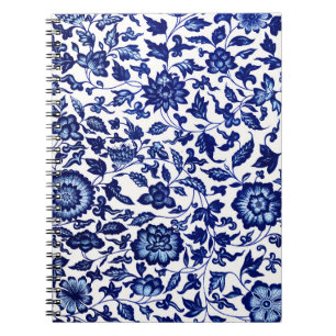 Dunkelmarineblau-Blumenmuster auf Weiß Notizblock